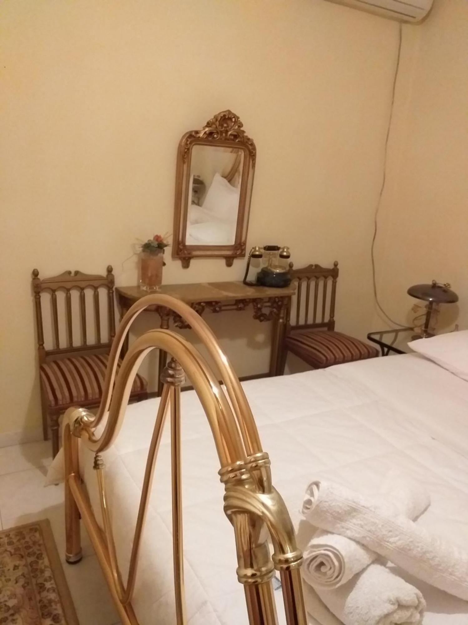 Roulas Cozy Apartments Artemida  Oda fotoğraf